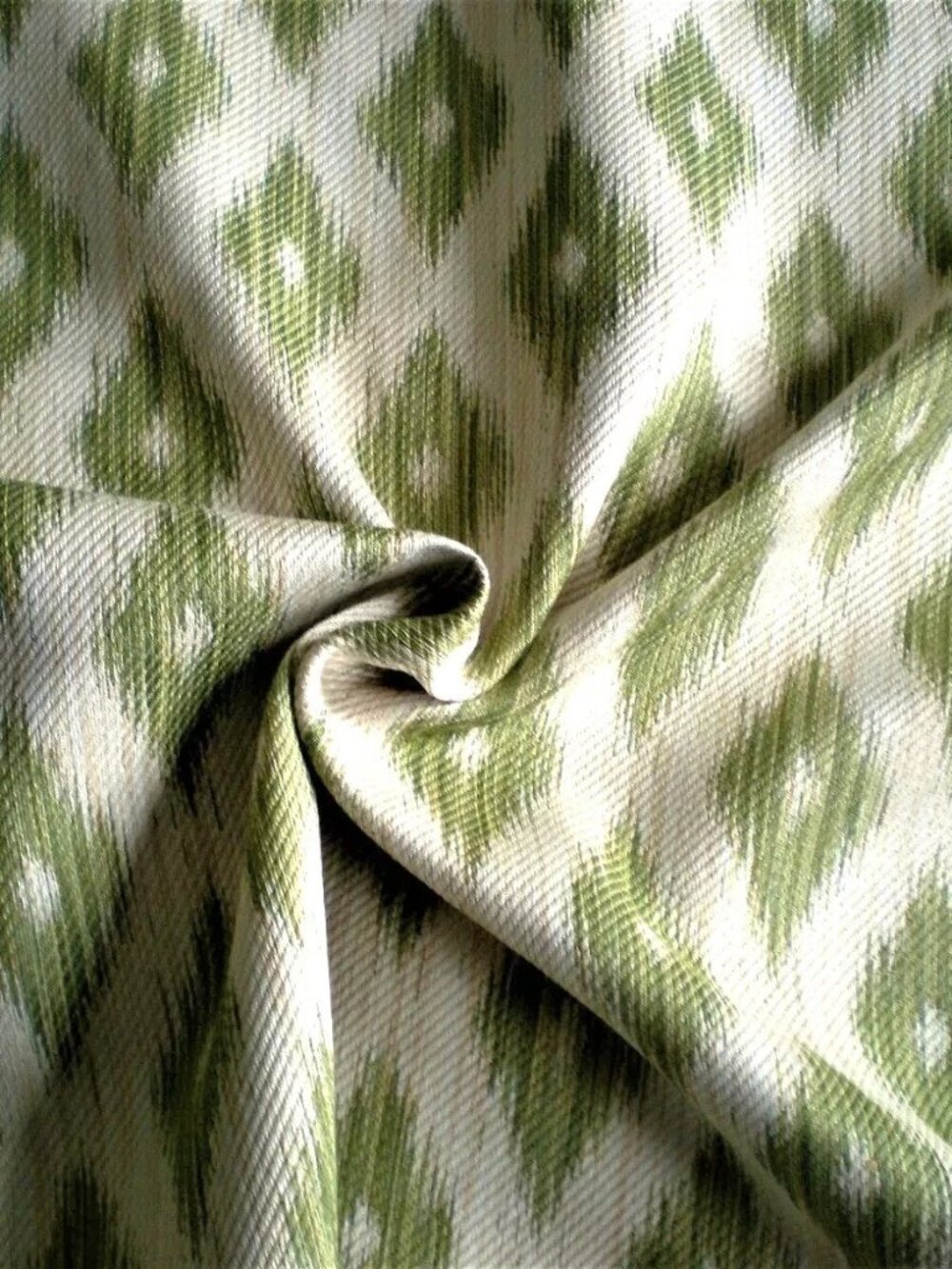 NEW GREEN WHITE RHOMBUS DRAPERY FURNITURE UPHOLSTERY FABRIC PIECE 72" L 56"W #1